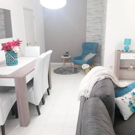 Apartmán With 2 Bedrooms In With Wifi