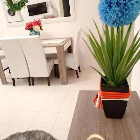 With 2 Bedrooms In With Wifi * Braga