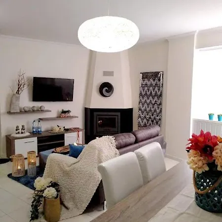 With 2 Bedrooms In With Wifi Apartmán